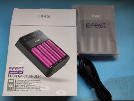 Efest Lush Q4 Ladegerät für 3,6V -3,7V Li-Ionen Akkus - Schnellader - Netzstecker