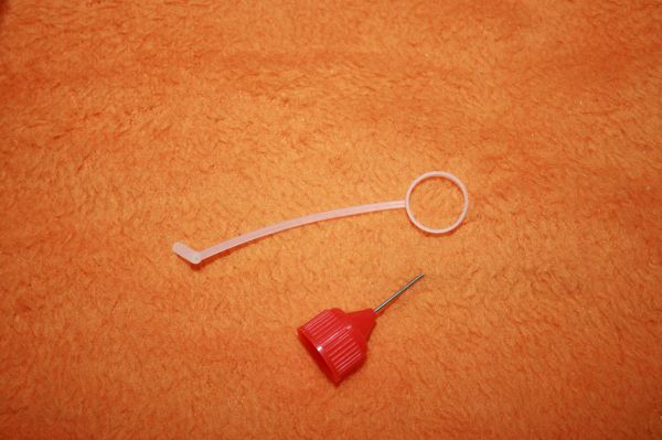 Nadelcap Ersatzcap incl. Verschluß / Anhänger Rot lang